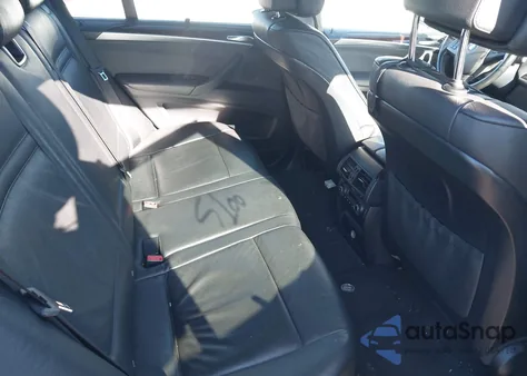 2010 BMW X5 xDrive30I z USA, uszkodzony, nr VIN 5UXFE4C57AL279312